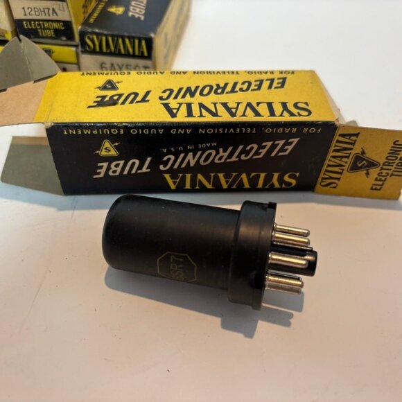 Lot of 11 Sylvania Vintage Electronic Tubes Untested - Picture 5 of 8